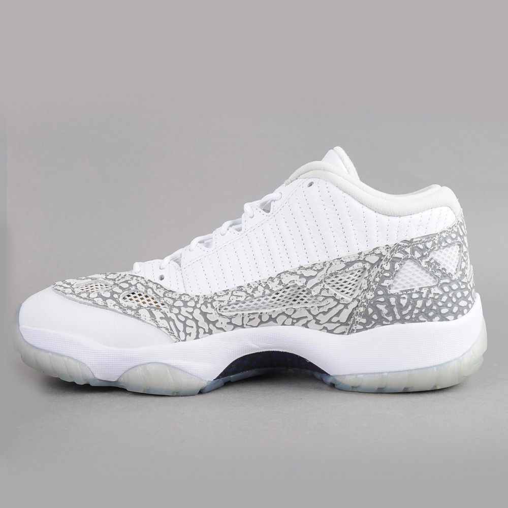 Jordan 11 low clearance cobalt