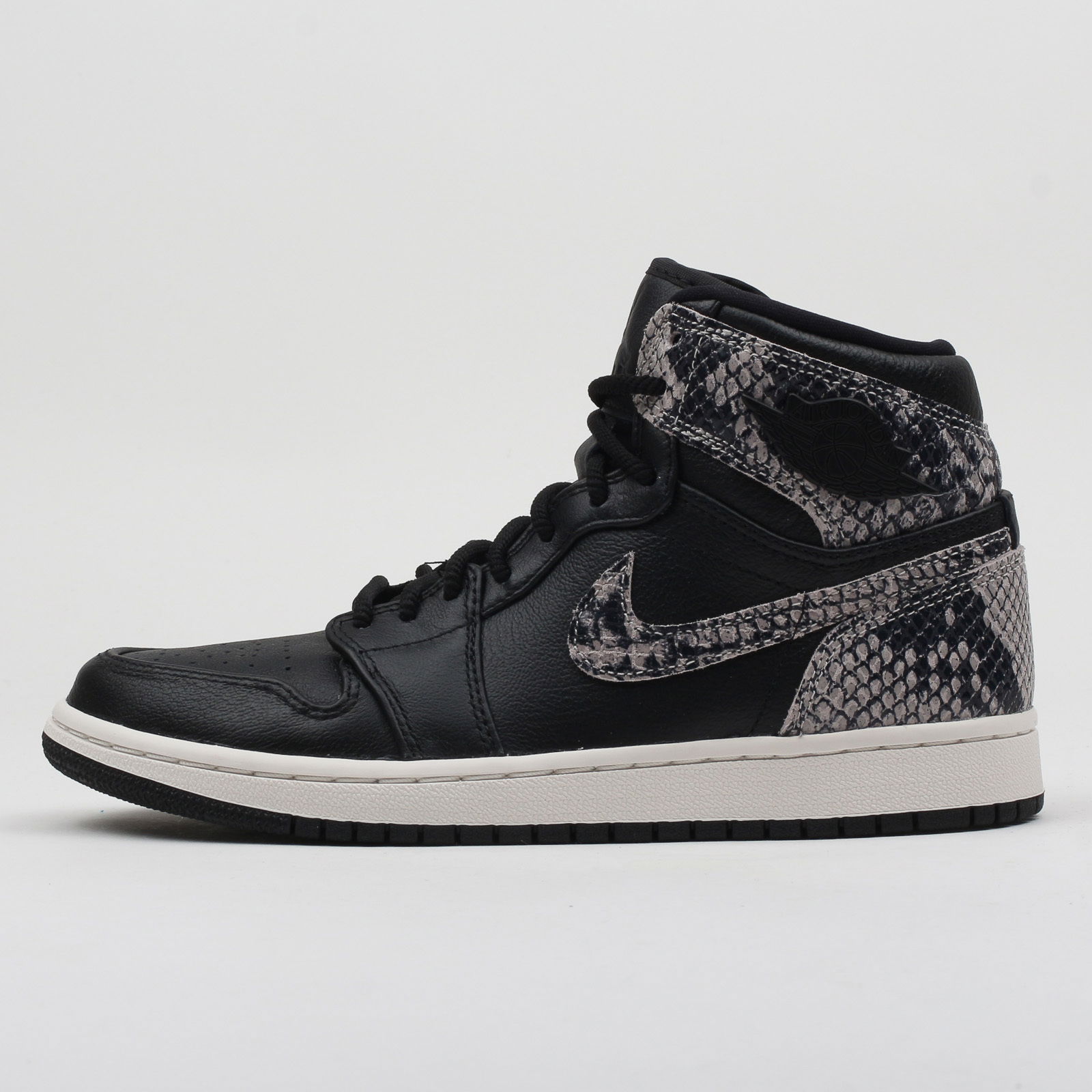 Jordan retro shop 1 snakeskin