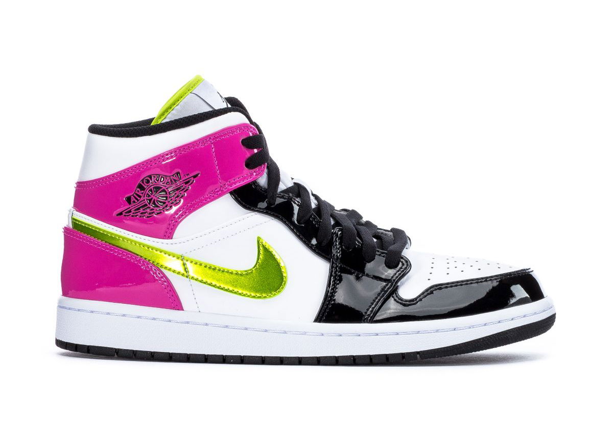 StockX's Popular Sneakers During Cyber Weekend: Nike Dunks