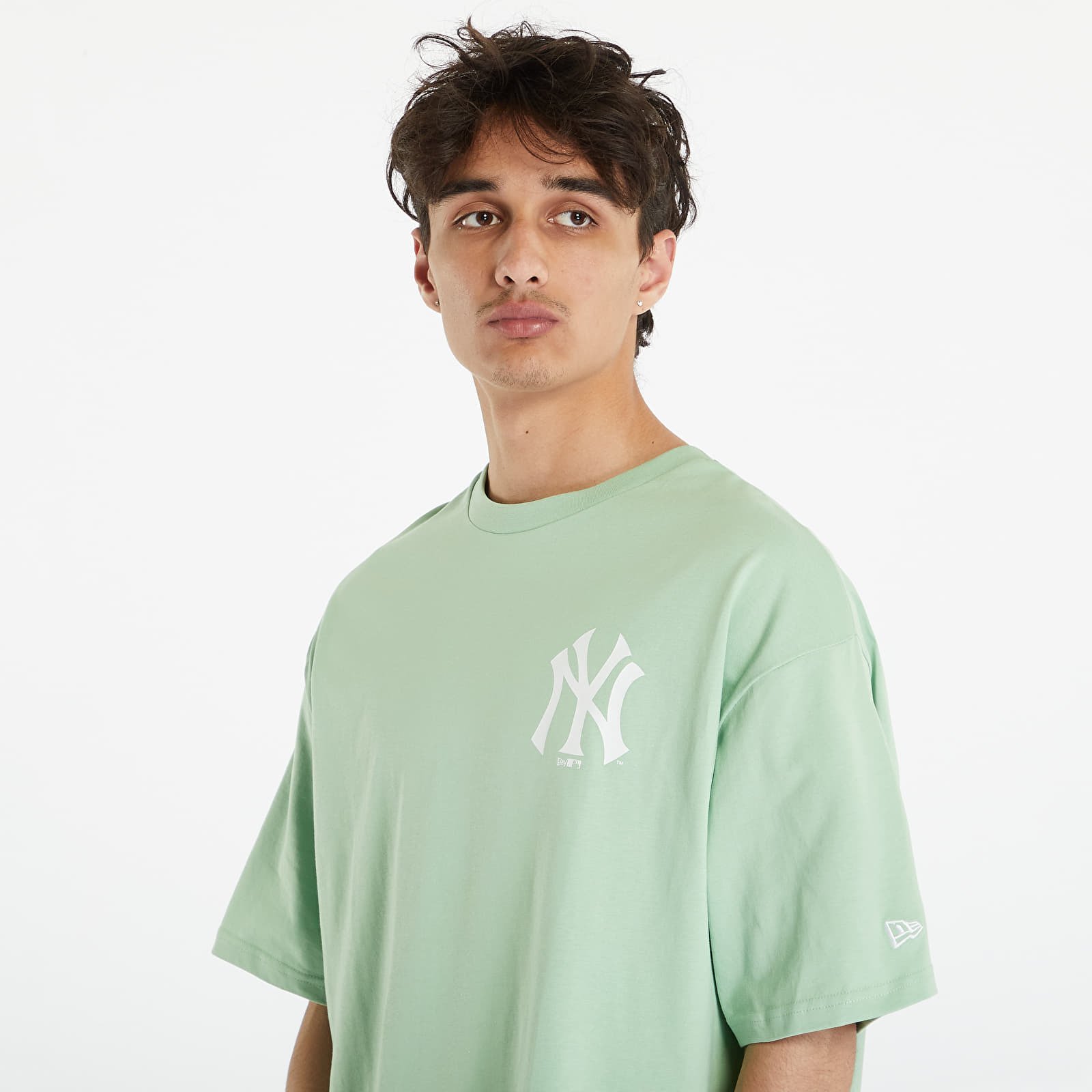New era New York Yankees Team Logo Oversized Mesh Short Sleeve T-Shirt  Black