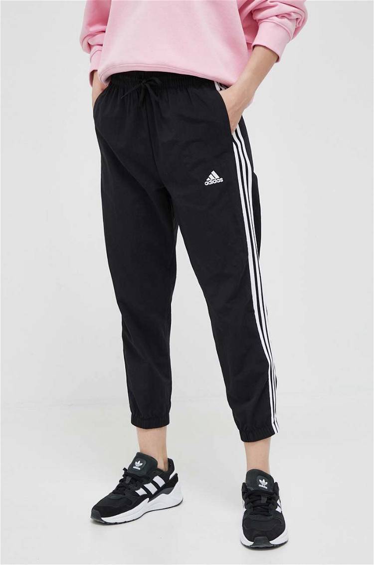 Sweatpants adidas Originals Essentials 3-Stripes Woven 7/8 Pants HT3398
