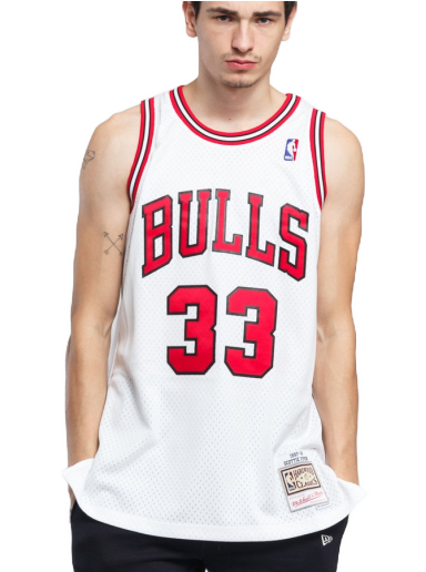 MITCHELL AND NESS Chicago Bulls Michael Jordan 1997-98 Authentic Home  Jersey AJY4GS18398-CBUWHIT97MJO - Shiekh