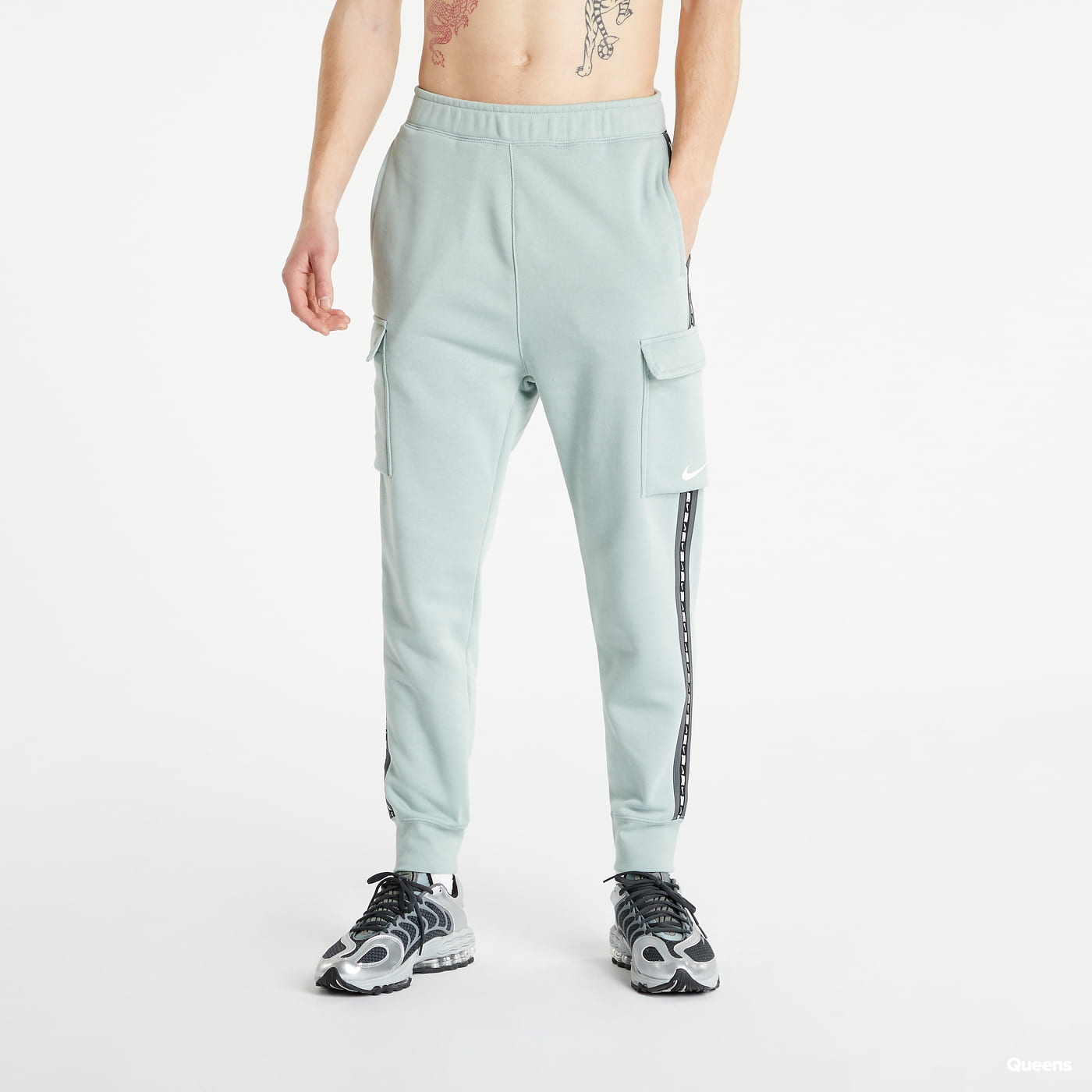 Shop Air Men's Fleece Cargo Trousers | Nike KSA