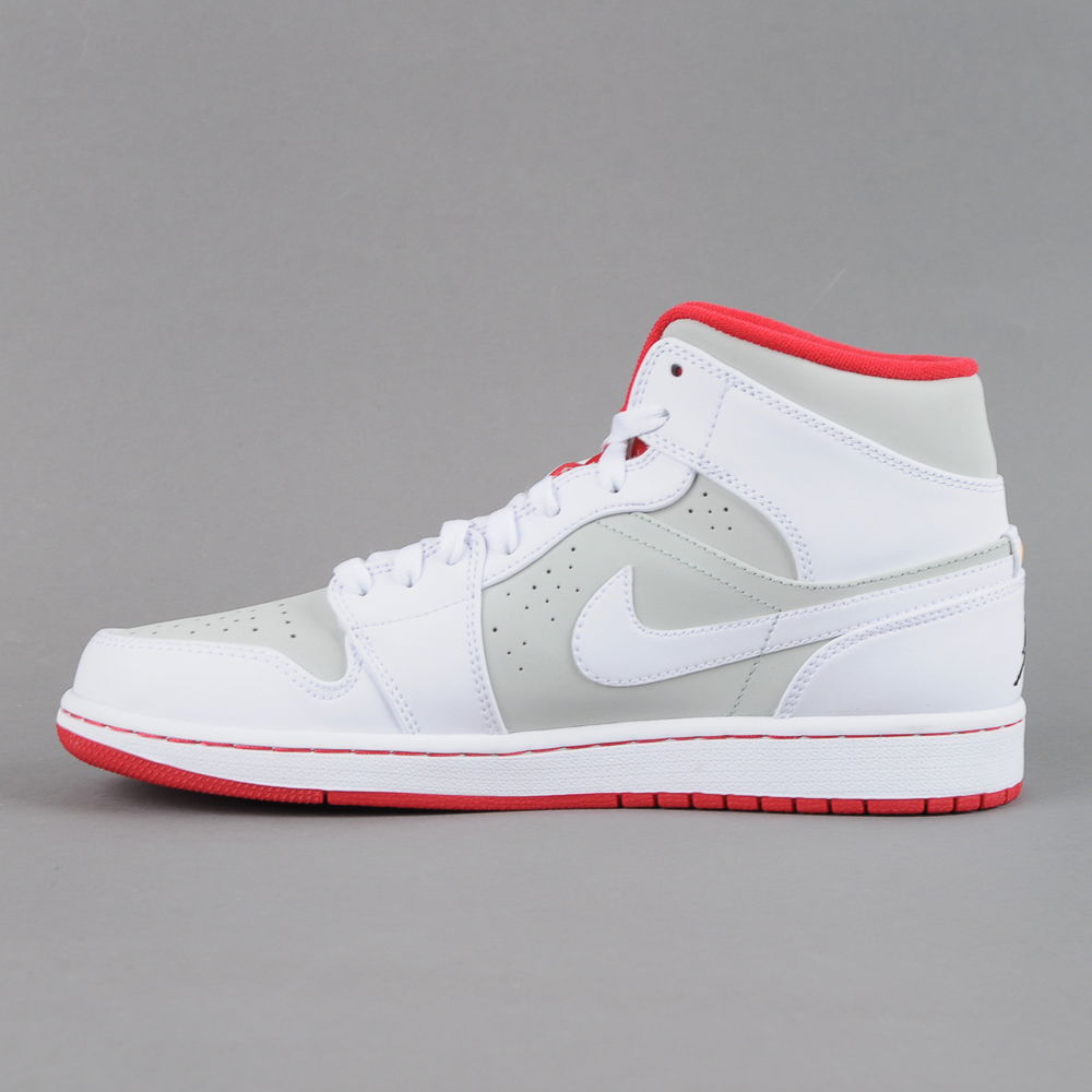 Air jordan 1 mid hotsell hare 2015