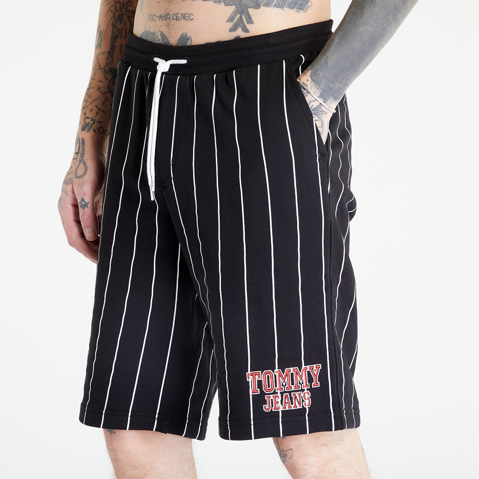 Philadelphia Blij Umeki Shorts Tommy Hilfiger Oversized Pinstripe Shorts DM0DM16335 BDS | FlexDog